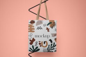 Front view tote bag with pink background