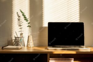 Desk arrangement with laptop